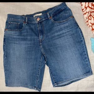 Levi’s Bermuda Shorts